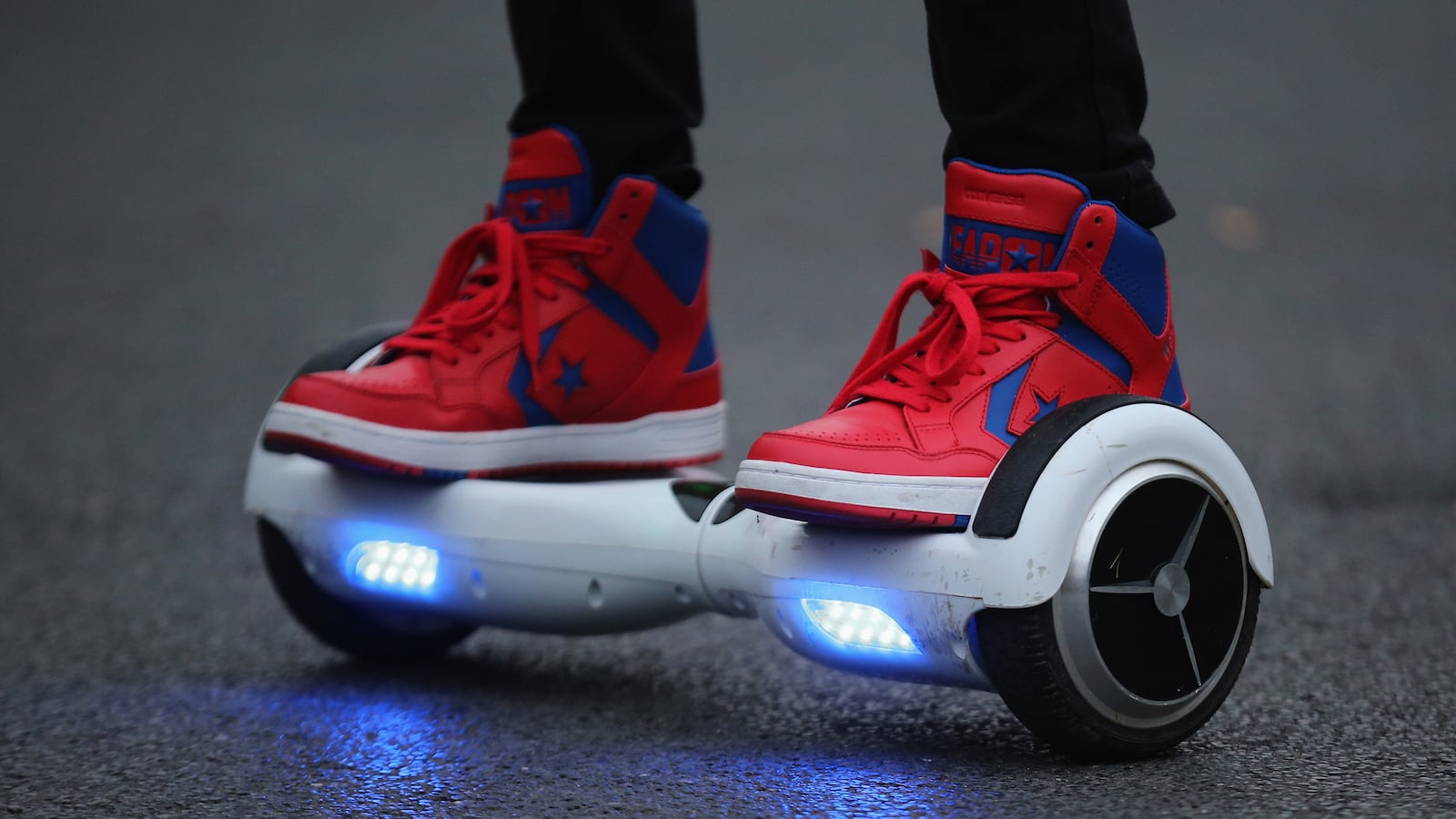 articles/2015/11/09/a-hoverboard-crime-wave-is-coming-to-your-city-and-no-one-can-get-away/151109-weill-hoverboard-tease_pwd78o