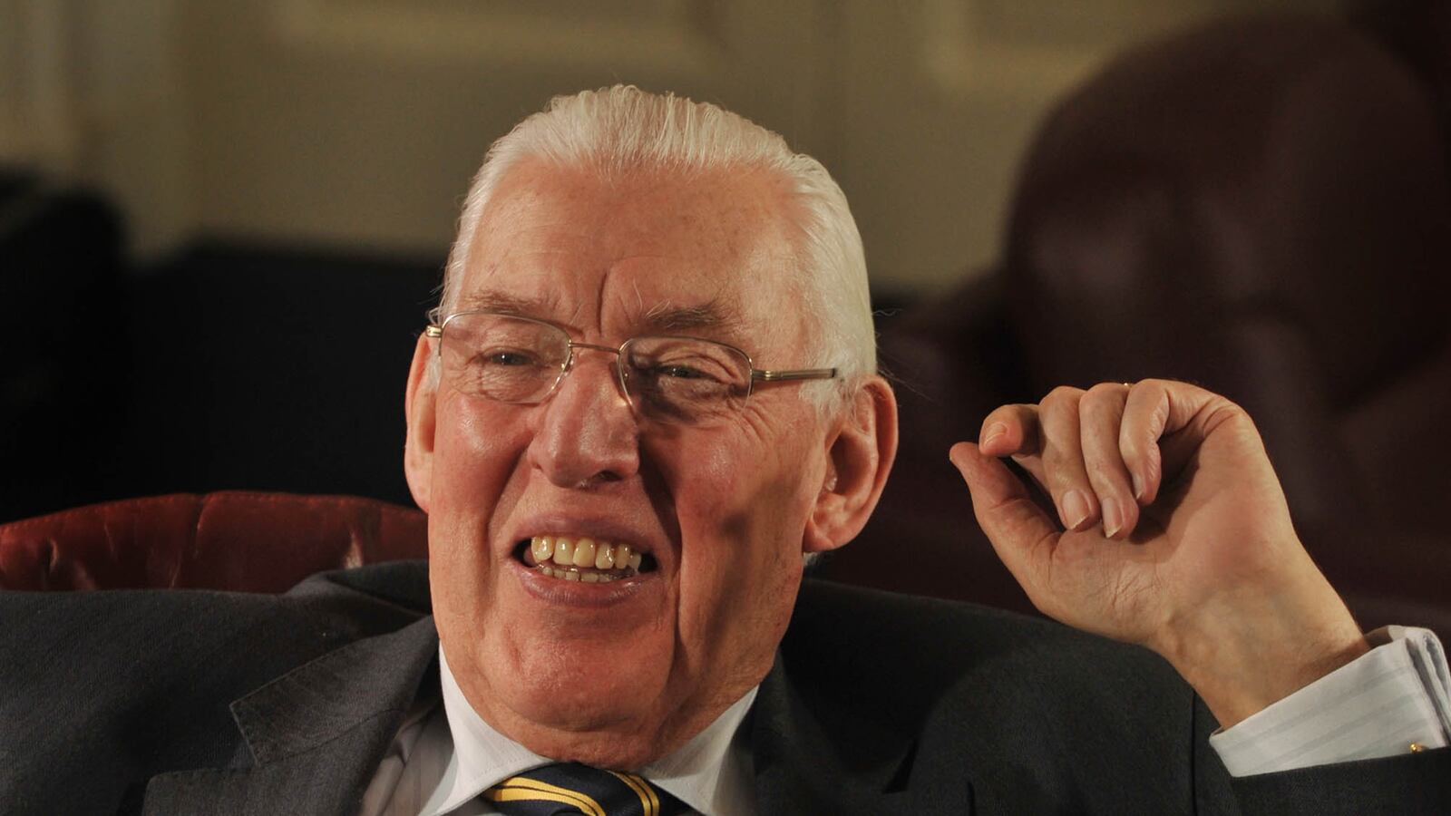 cheats/2014/09/12/irish-hardliner-turned-peacemaker-dies/140912-ian-paisley-cheat_feg8zq