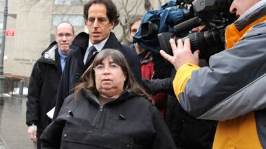 articles/2011/01/07/bernie-madoffs-secretary-annete-bongiorno-out-on-bail/frank-annette_zg8l8v