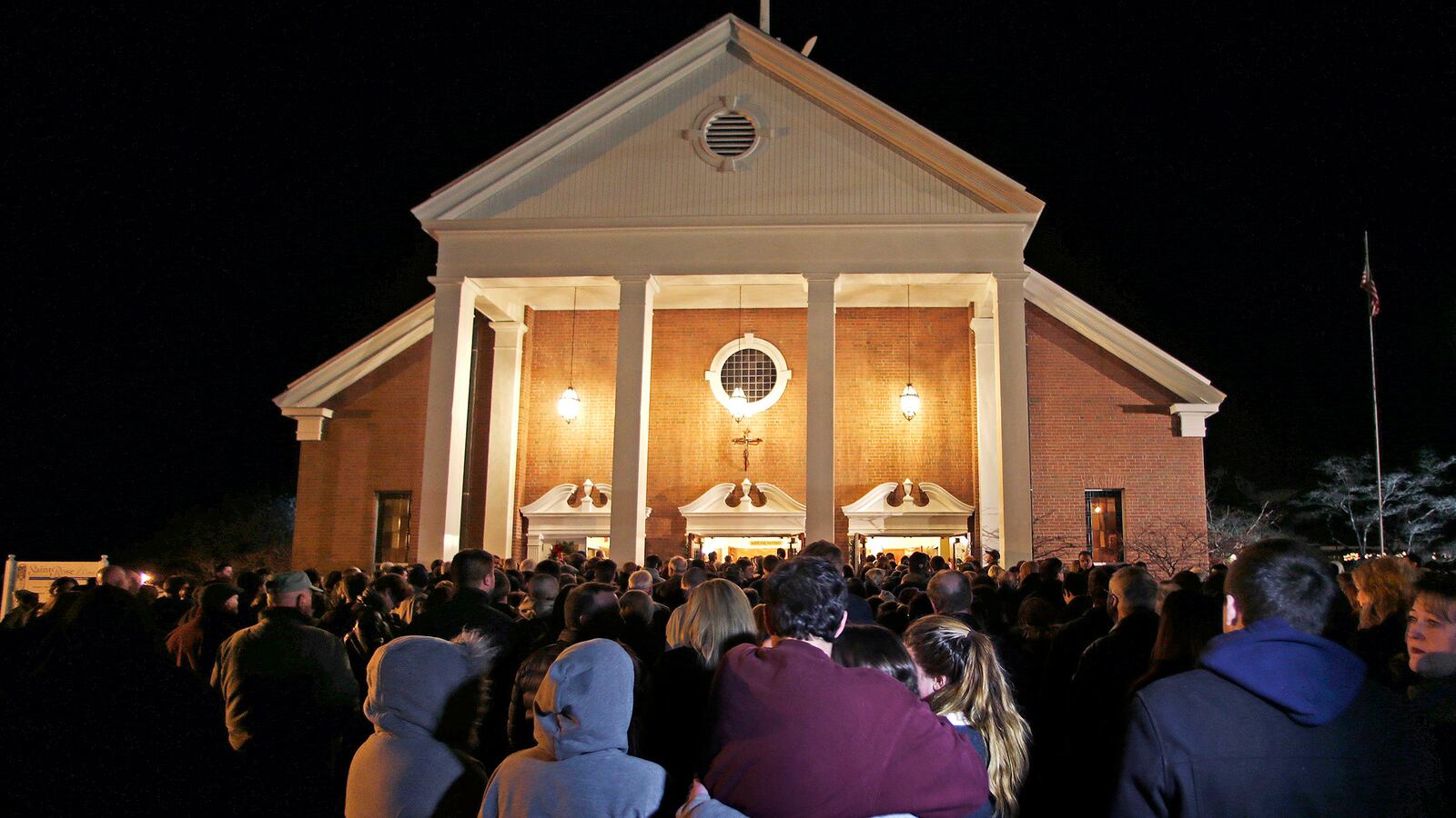 cheats/2012/12/14/hundreds-attend-ct-vigil/newtown-shooting-church-cheat_ac5230
