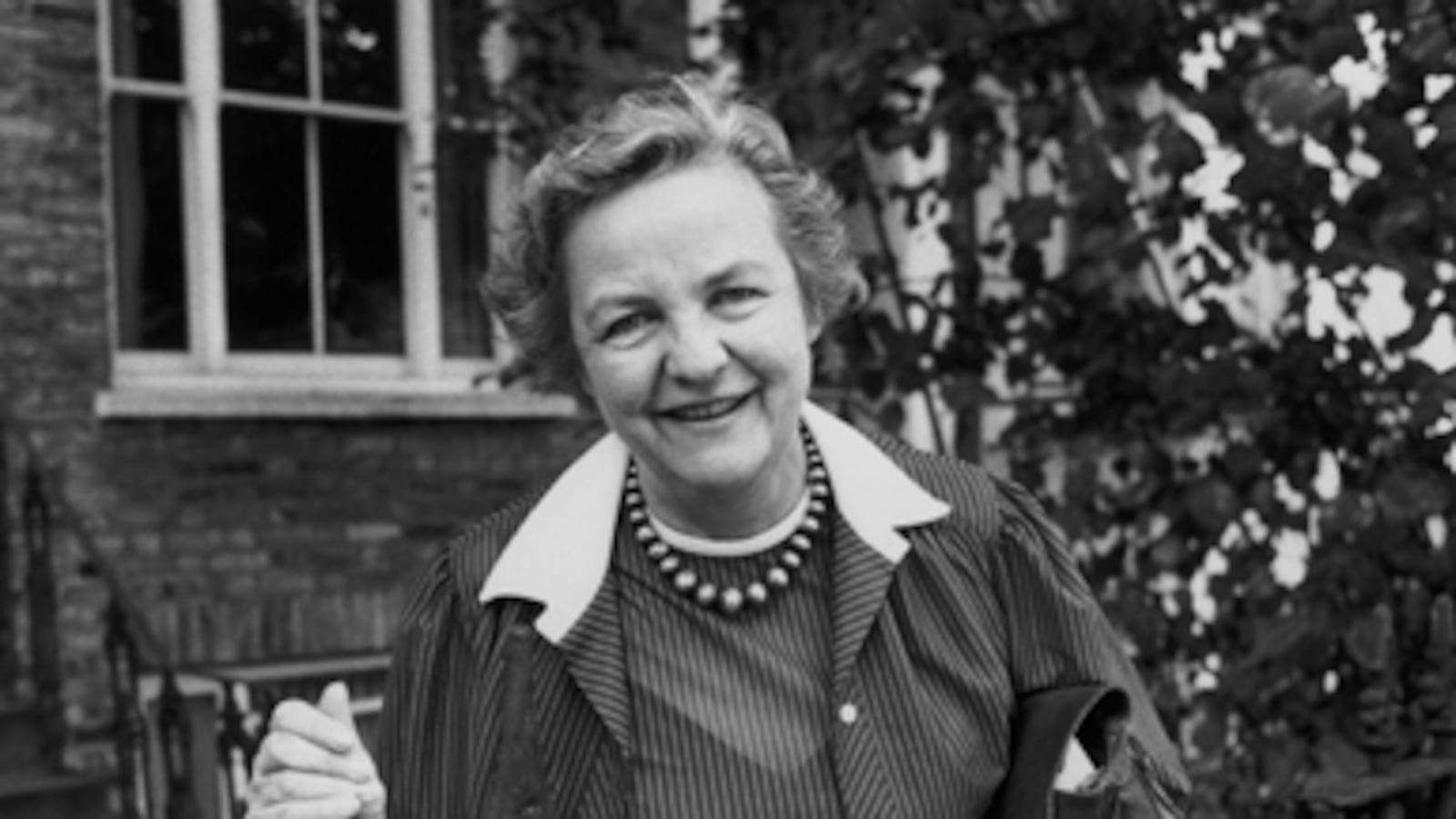 articles/2010/12/29/jessica-mitford-poison-penmanship-review/loudis-mitford_146688_gcnzky