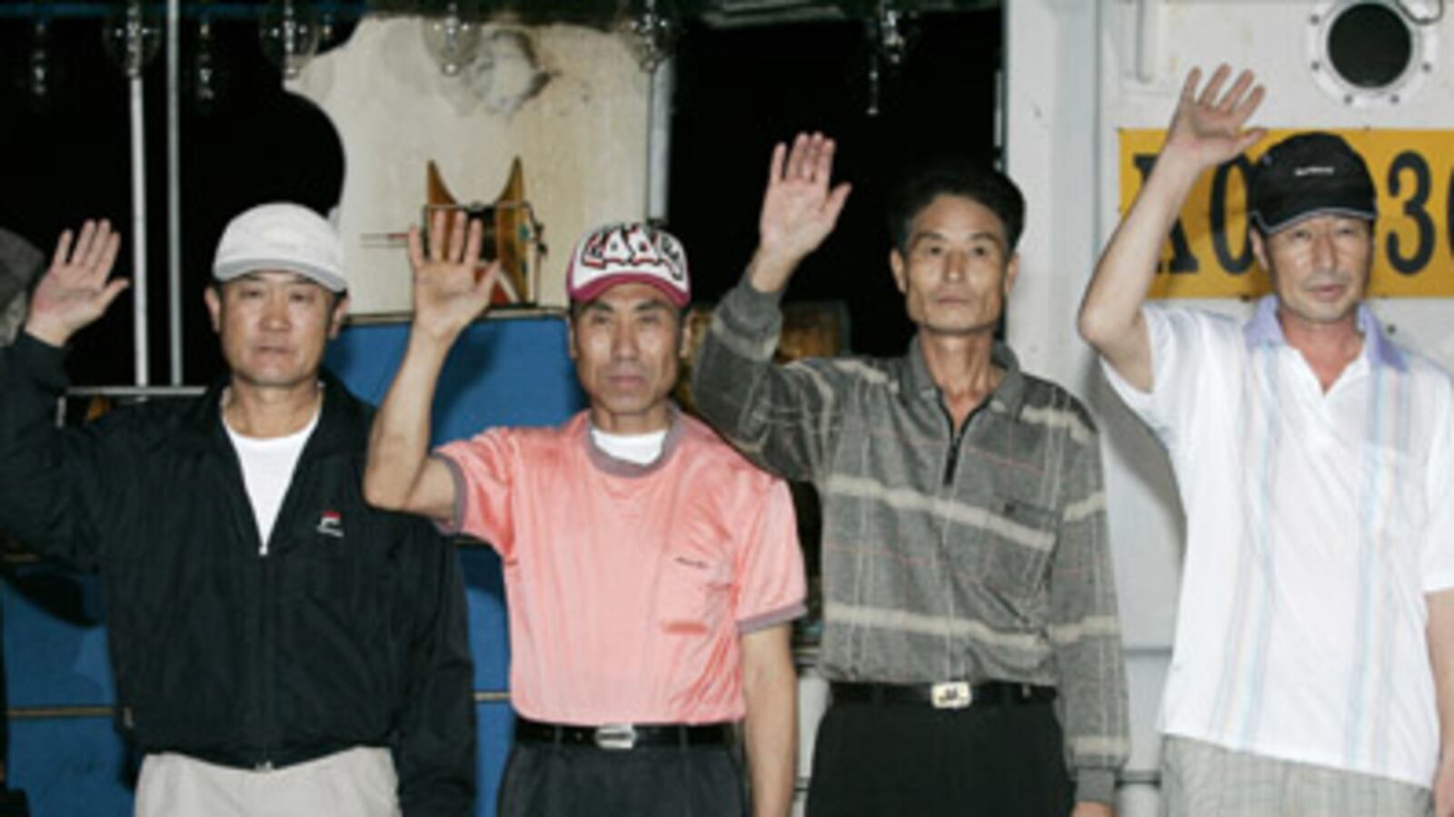 cheats/2009/08/29/n-korea-frees-s-korean-fishermen/fisherman_b5slwk