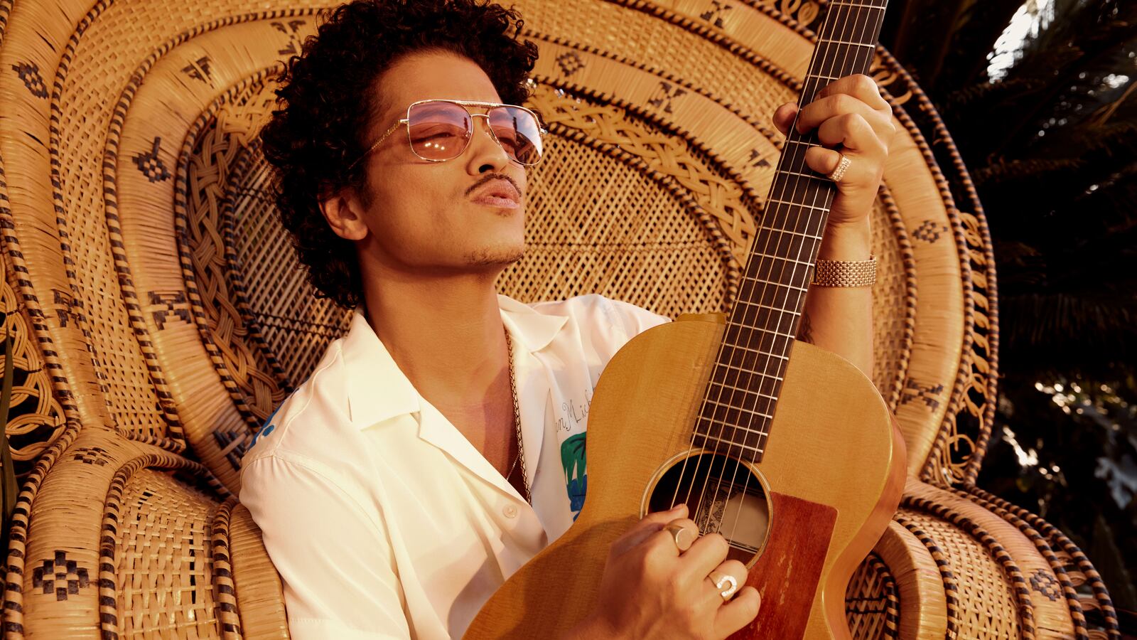 210601-bruno-mars-hero_sbxozz