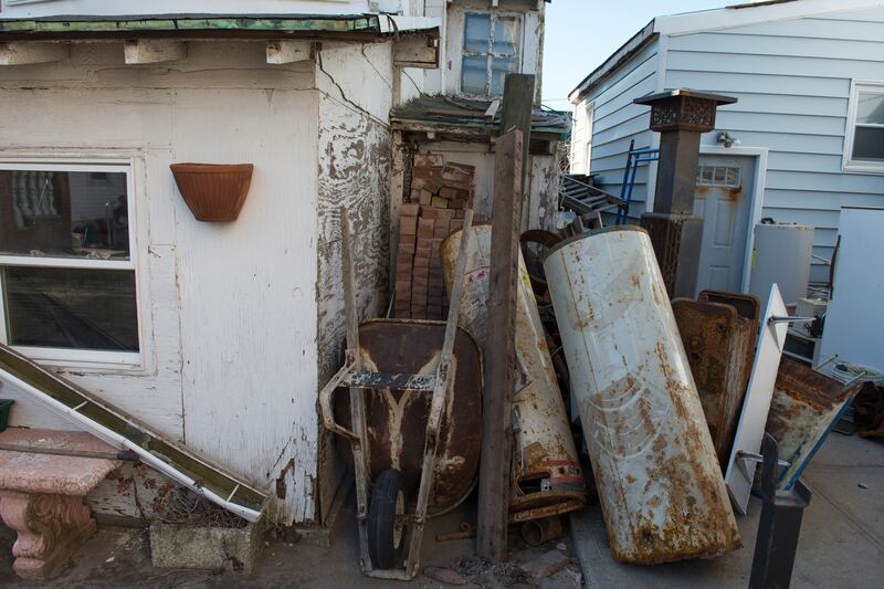 galleries/2013/04/29/hurricane-sandy-rebuilding-and-recovery-photos/20130427-rockaway8_no8dh2