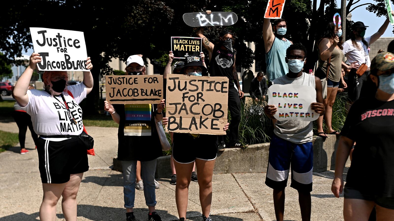 2020-08-25T070531Z_1208963717_RC2VKI9CRRZQ_RTRMADP_3_GLOBAL-RACE-USA-WISCONSIN_lgibov