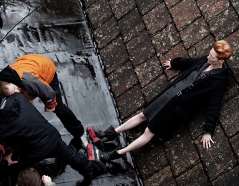 articles/2010/09/21/tilda-swinton-uncensored/tilda-swinton_128427_ni8dzr