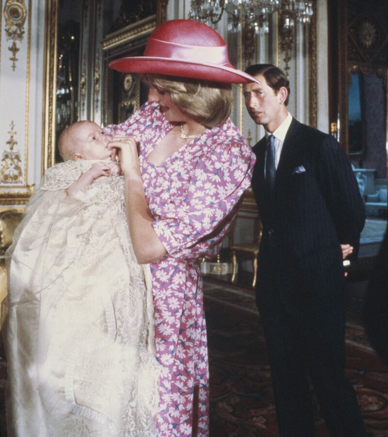 galleries/2013/10/23/prince-george-and-other-royal-christenings-photos/131022-royal-christenings-3_okdrai