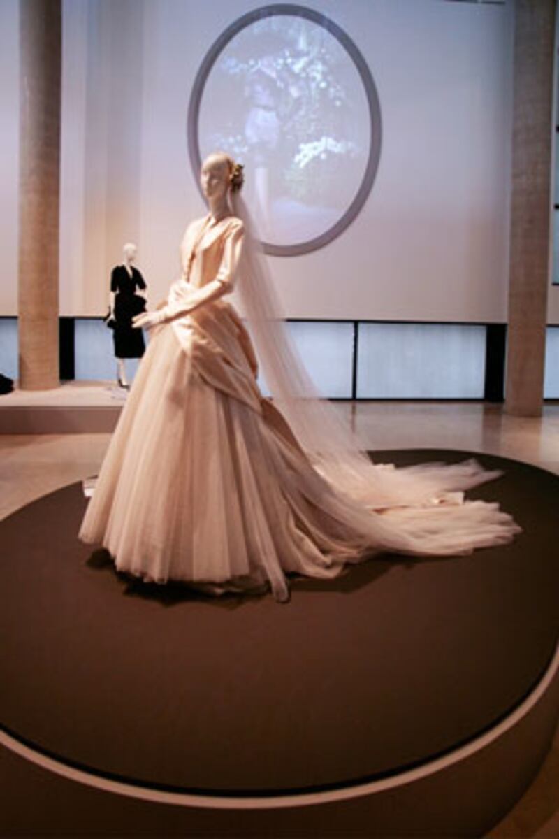 galleries/2010/03/15/dior-the-creative-passion/dior-high-gloss---3_ampkqc