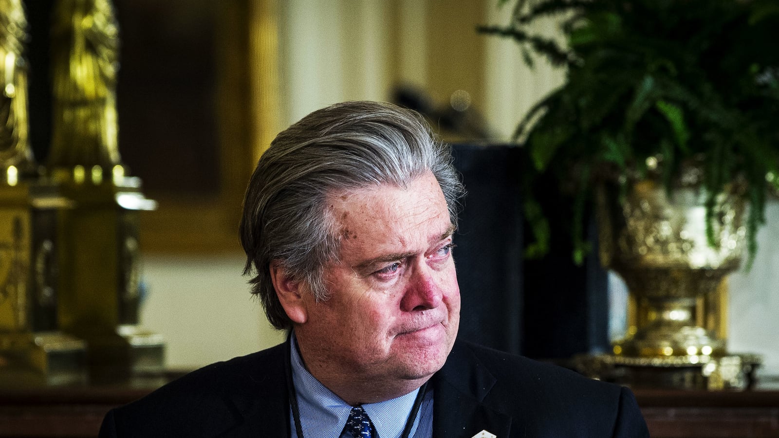 articles/2017/02/15/steve-bannon-i-didn-t-order-breitbart-hit-on-reince-priebus/170215-grove-bannon-tease_risx7n