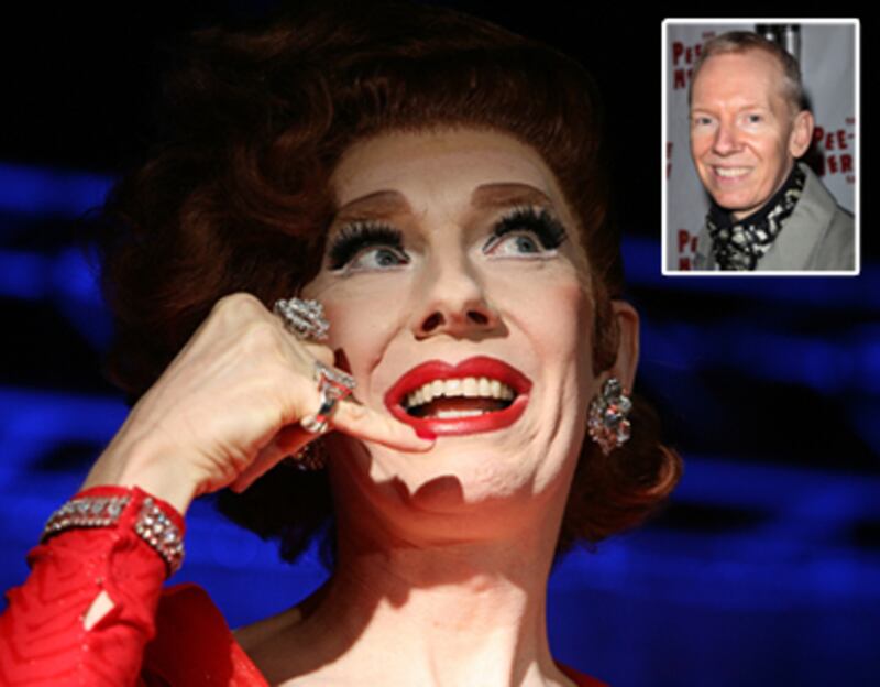 articles/2011/02/19/my-black-swan-star-turn/lypsinka-black-swan_160739_n0vtpy