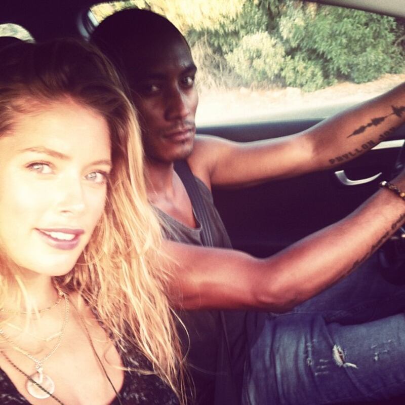 galleries/2012/09/02/ryan-seacrest-oprah-more-celebrity-twitter-pictures-photos/doutzen_fzph9i