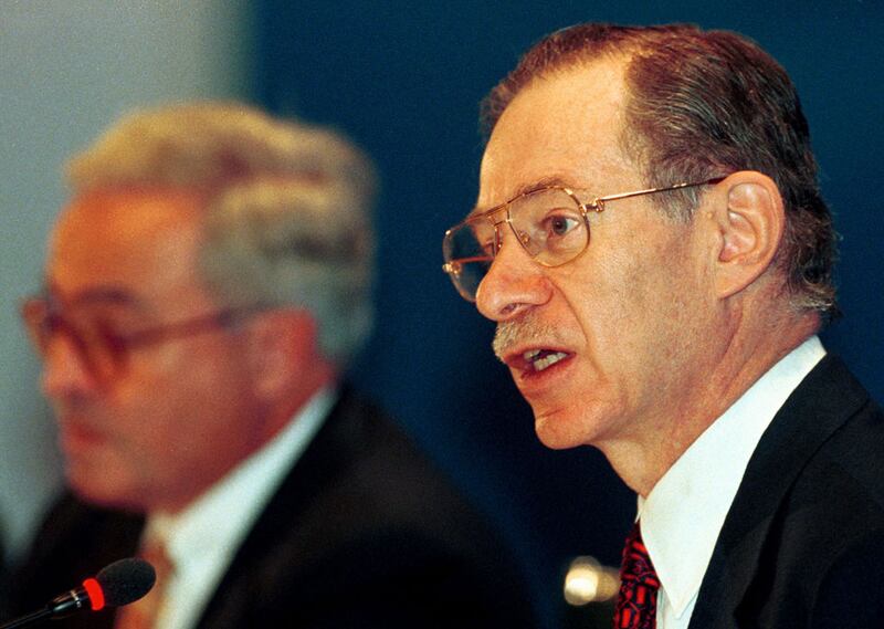 galleries/2010/08/09/20-golden-parachutes/golden-parachute---newman_nic1x6