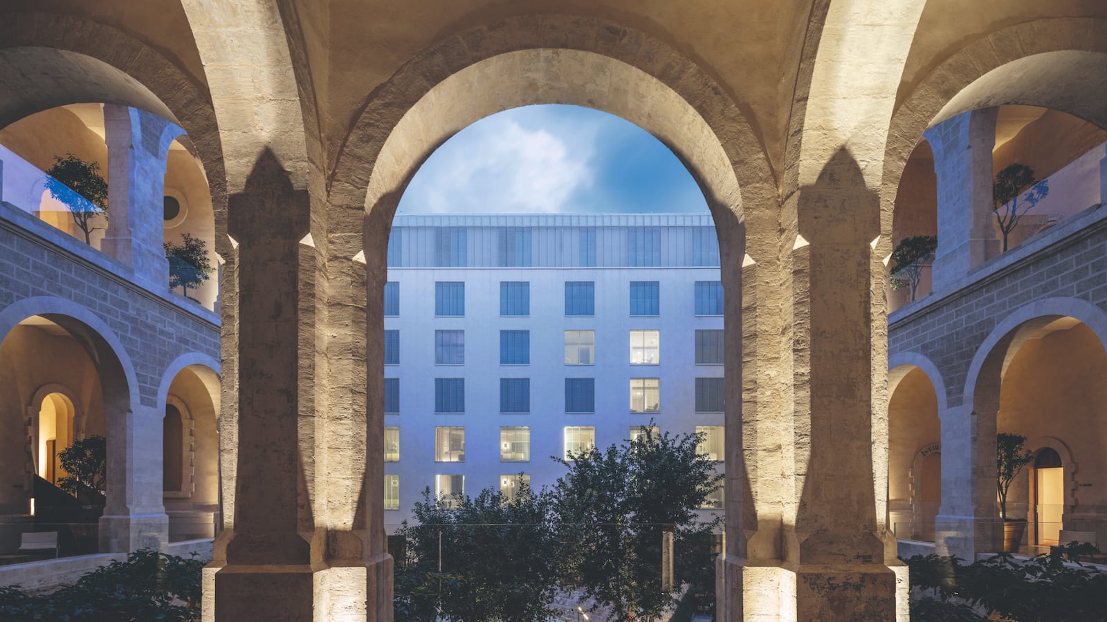 250-1-jaffa-hotel_1_krbwpt