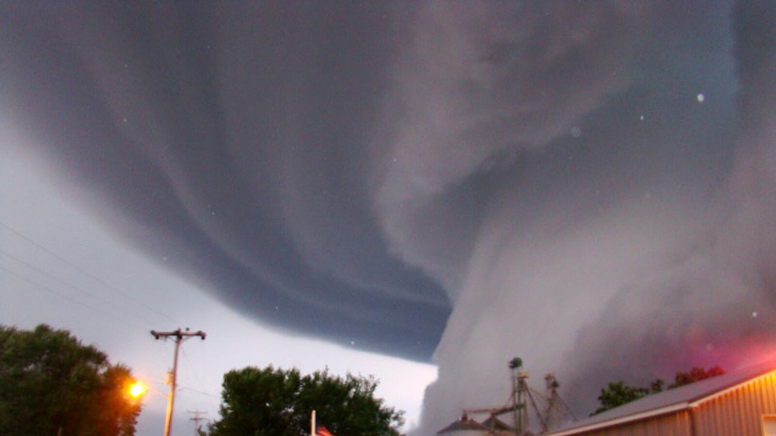 cheats/2013/05/21/oklahoma-tornado-was-ef-5-top-of-the-scale/tornado-states-iowa_npj6c7