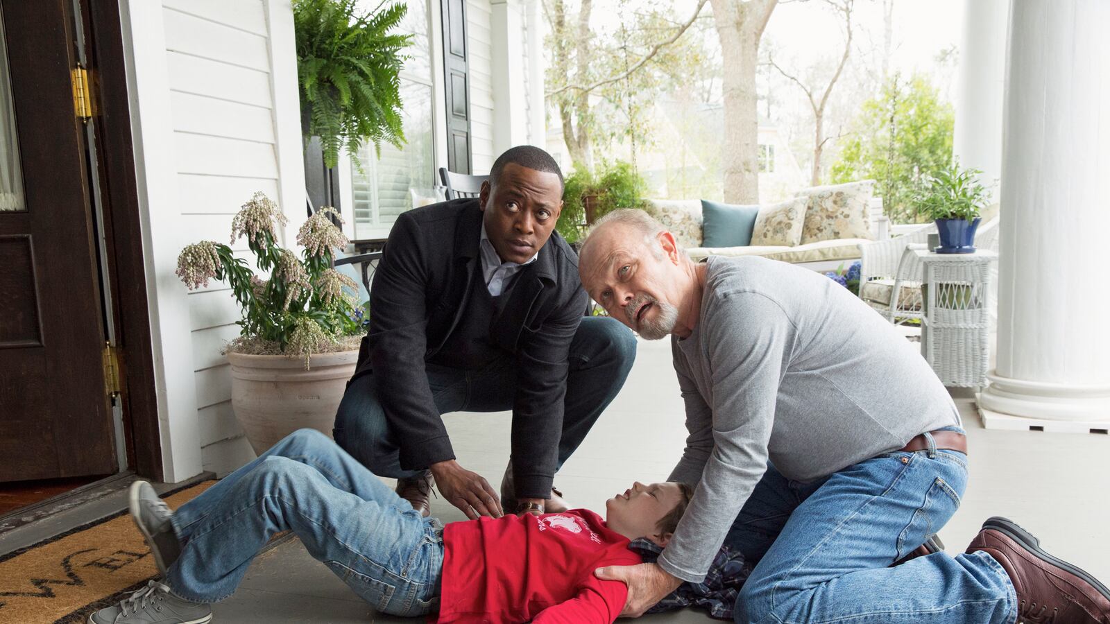 articles/2014/03/07/resurrection-is-tv-s-silliest-show-and-probably-dead-on-arrival/140306-fallon-resurrection-tease_llvmep