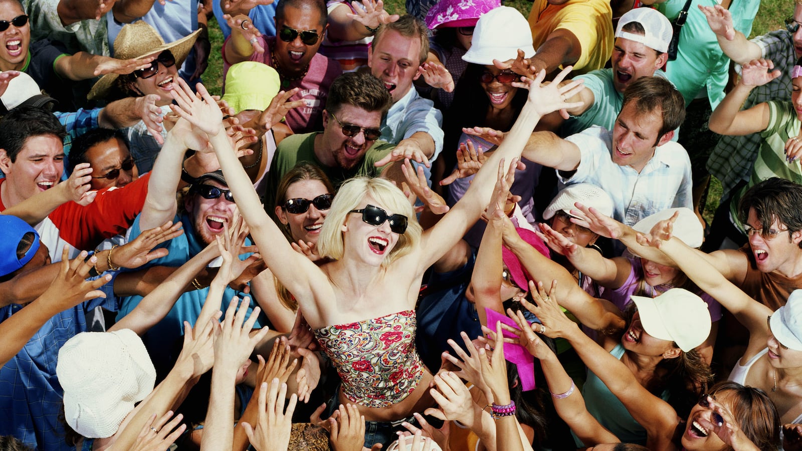 articles/2014/07/10/a-fresh-take-for-summertime-adventure/140708-starbucks-intro-tease_obpdra