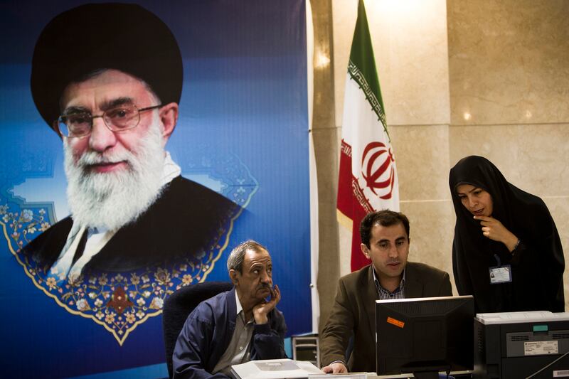 articles/2014/04/10/iran-s-supreme-leader-joins-the-twitterati/140410-ayatollah-twitter_xcssnn