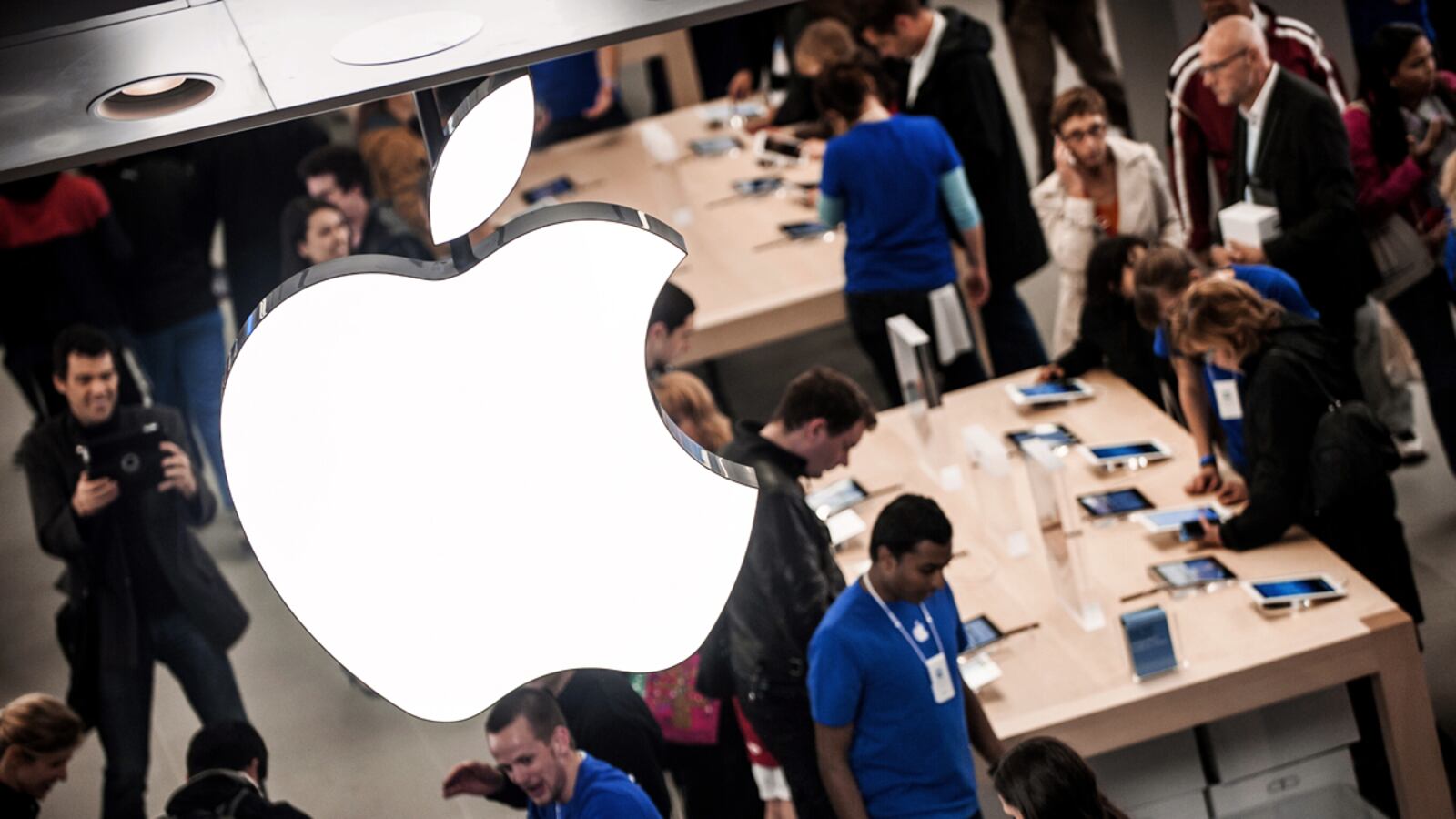 cheats/2012/04/24/apple-reports-blowout-quarter/apple-earnings-cheat_gfini9