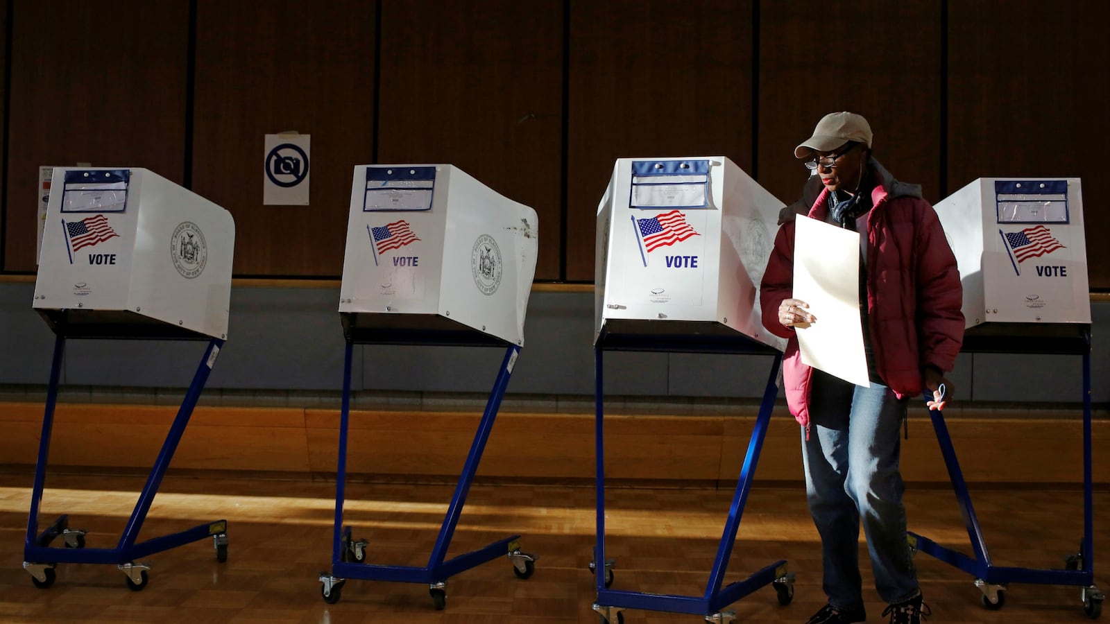 REUTERS_Andrew_Kelly_tz9prf