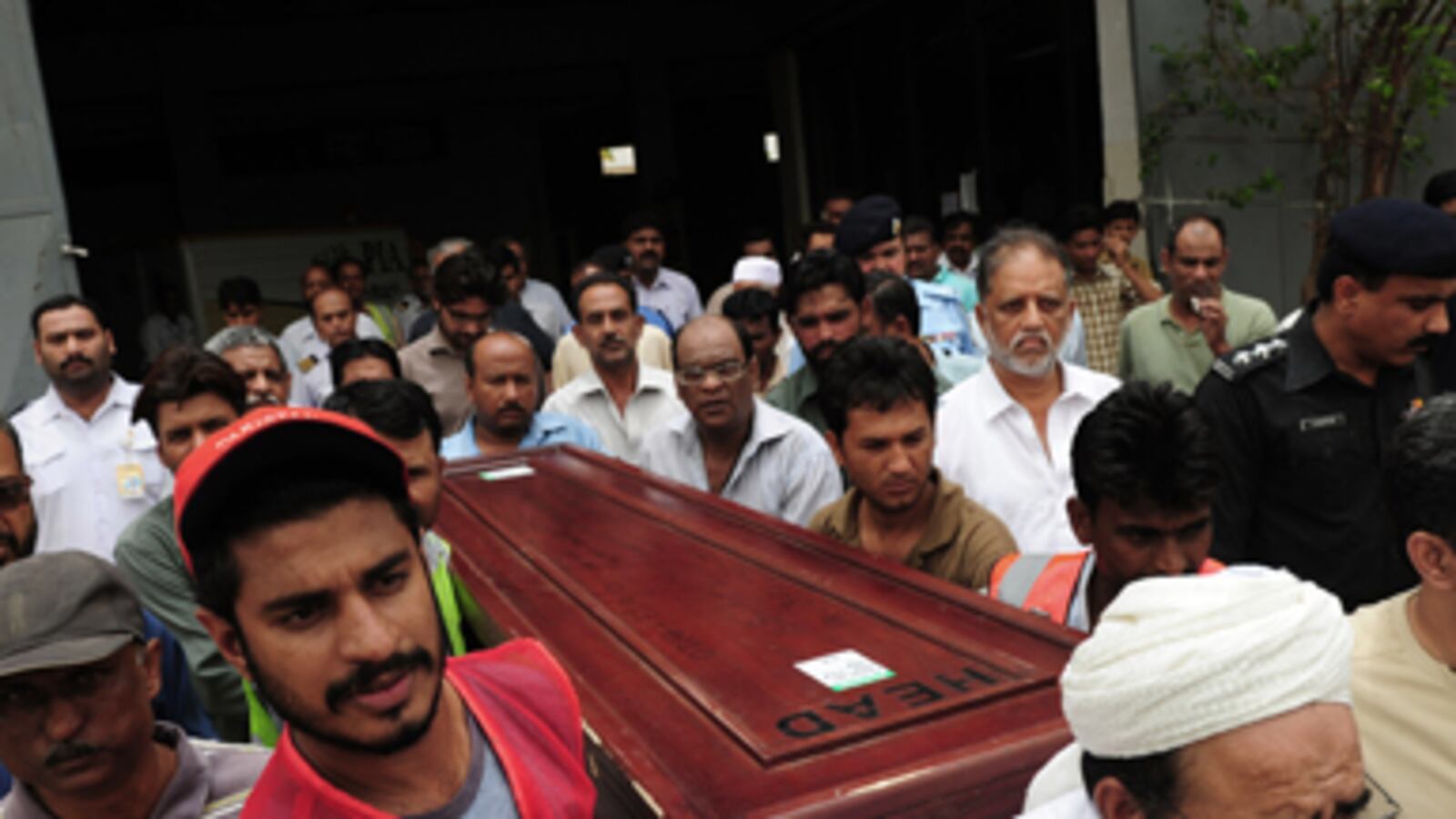 articles/2011/06/02/pakistans-isi-spy-agency-s-wing-and-terrorism/ijaz-pakistan_185197_kqzow1