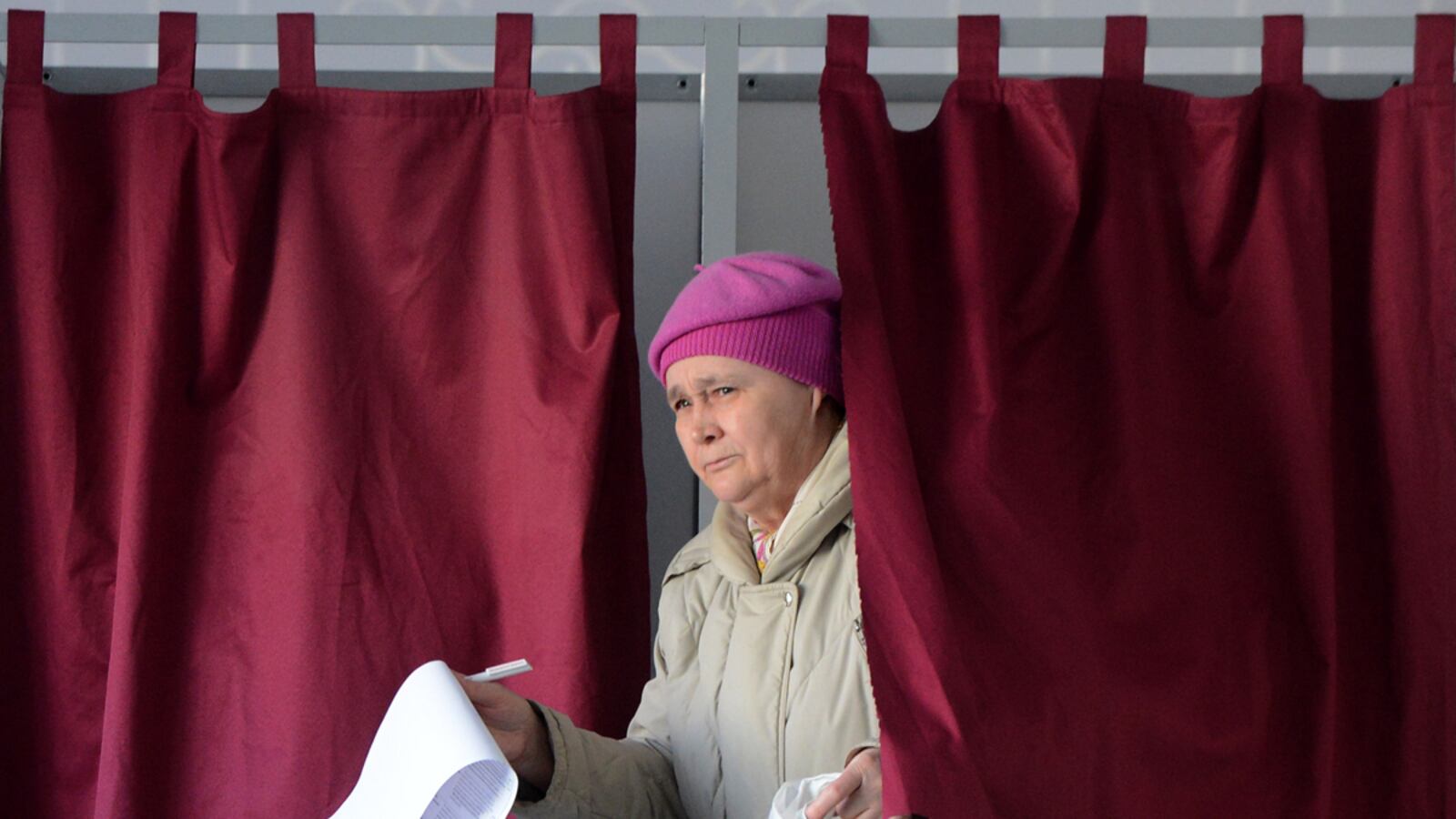 cheats/2012/10/14/russia-holds-gubernatorial-votes/russia-governor-election-cheat_ksfkm8