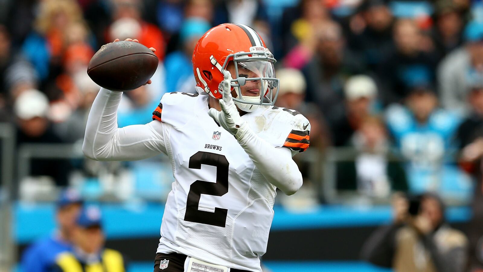 cheats/2014/12/22/rookie-season-over-for-johnny-manziel/141222-johnny-manziel-cheat_zz7btp