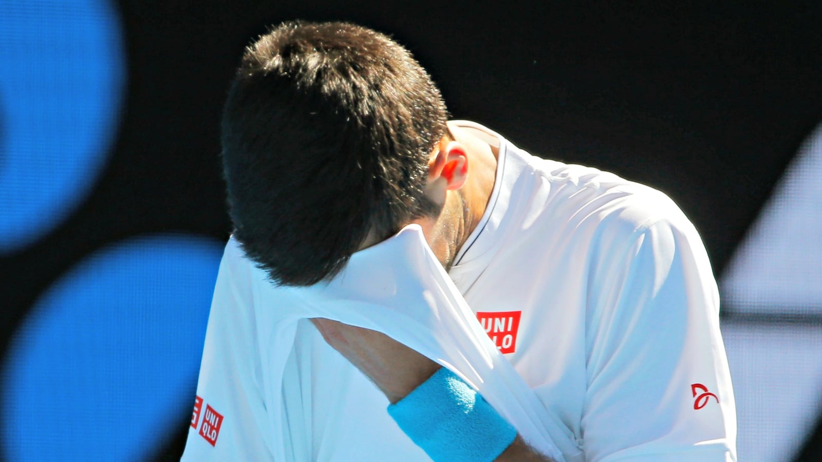 cheats/2017/01/19/australian-open-great-novak-djokovic-stunned-in-early-ouster/170119-djokovic-upset-cheat_huunyz