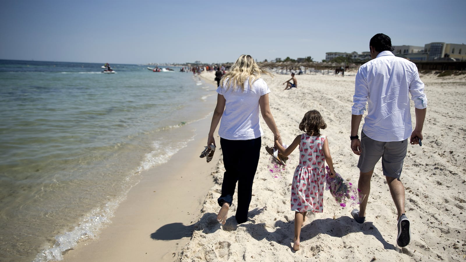 articles/2015/07/01/from-church-to-a-beach-the-new-terrorist-target-is-you/150630-dettmer-terrorism-tease_pdstnw