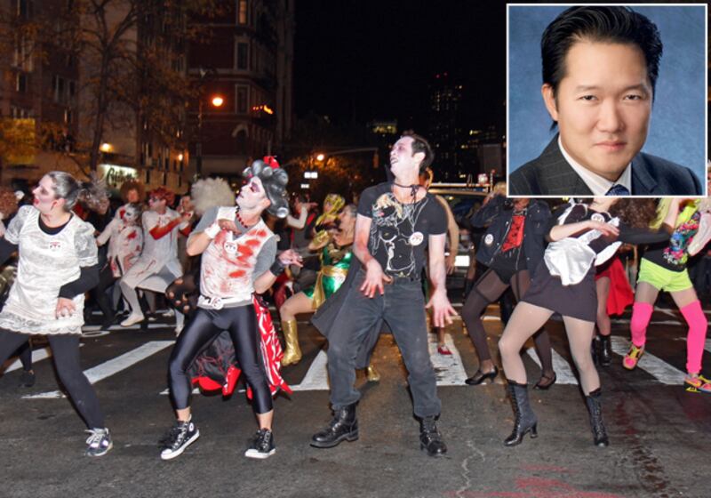 galleries/2010/11/04/violent-clowns/violent-clowns---nyc-halloween-parade_azh6cc