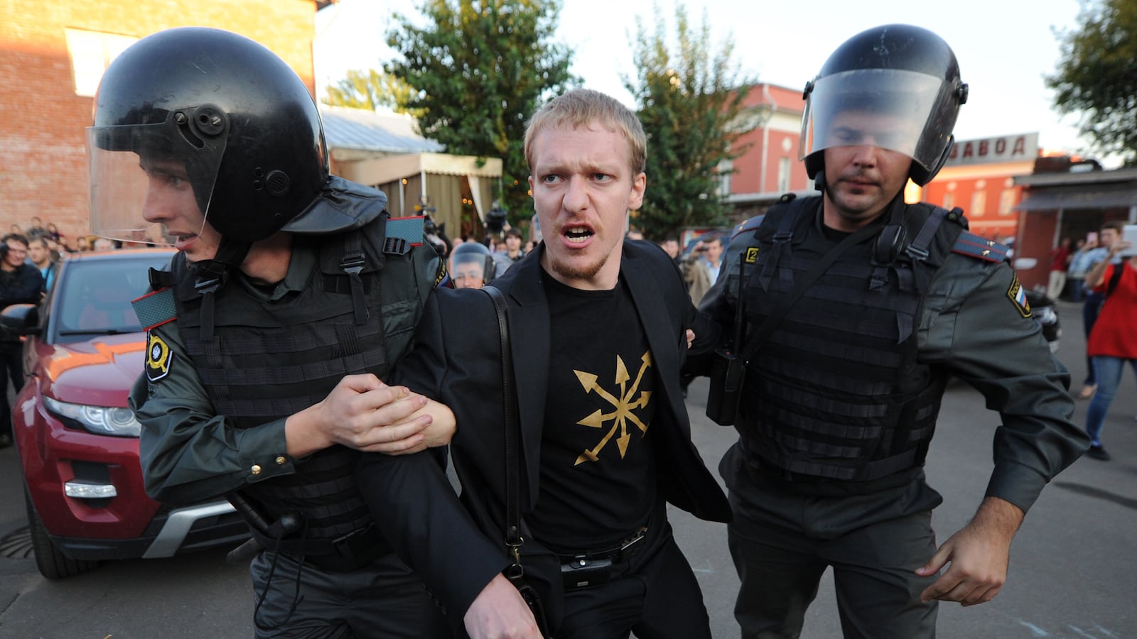 articles/2014/04/02/alexander-dugin-the-crazy-ideologue-of-the-new-russian-empire/140402-shynkarenko-empire_a80b1h