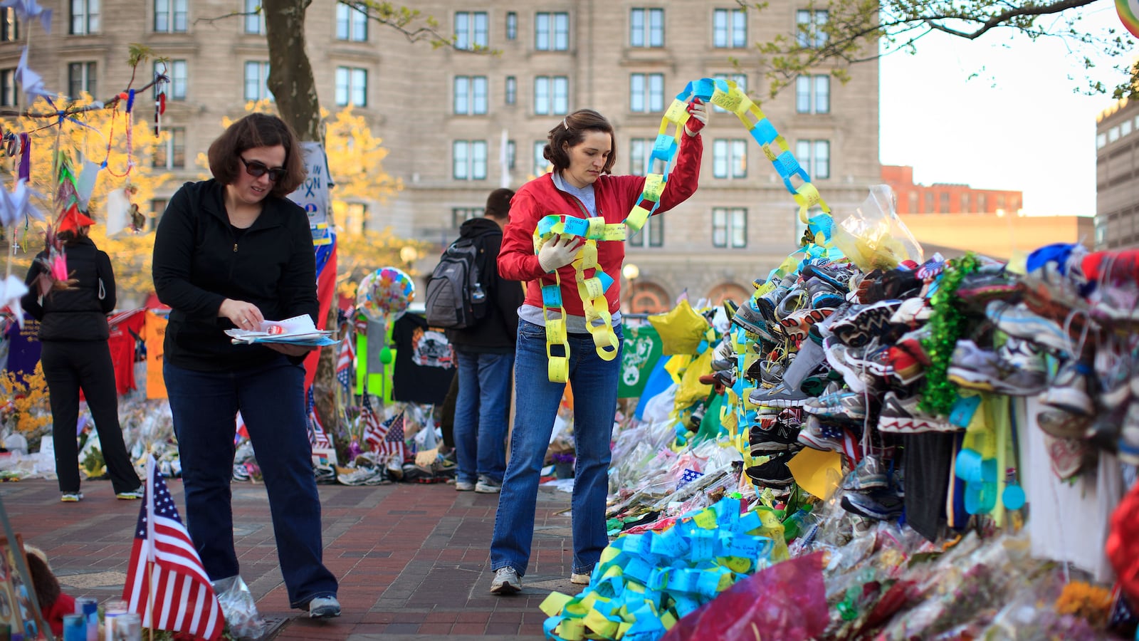 cheats/2013/07/19/woman-posing-as-boston-victim-arrested/130507-photo-of-the-day_vgughh