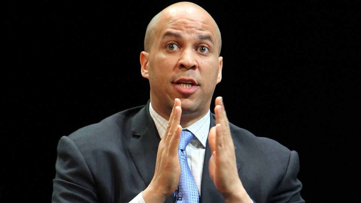 articles/2011/09/09/cory-booker-newark-mayor-says-obama-s-jobs-speech-might-amount-to-nothing/corey-booker-dickey_nhsbun