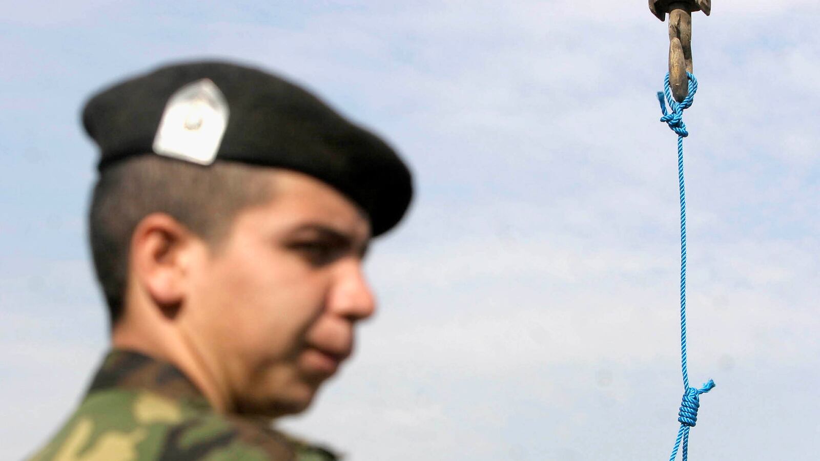 cheats/2013/10/17/hanging-survivor-sentenced-to-hang/131017-iran-hanging-cheat_xnjbsc