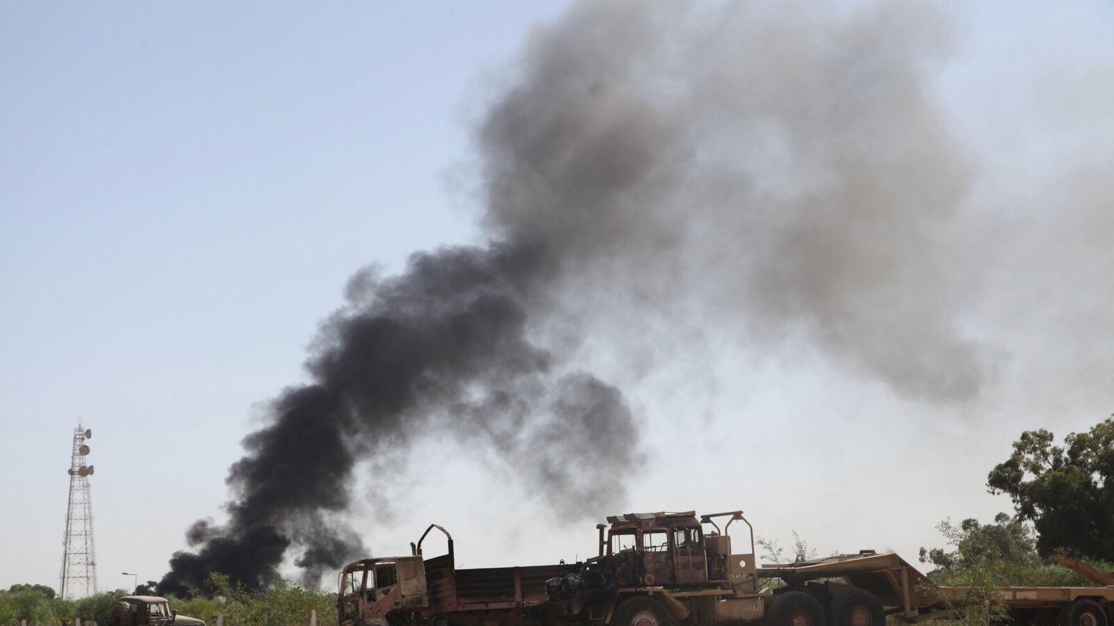 cheats/2014/08/25/egypt-uae-start-secret-libya-airstrikes/140825-libya-cheat_zawilw