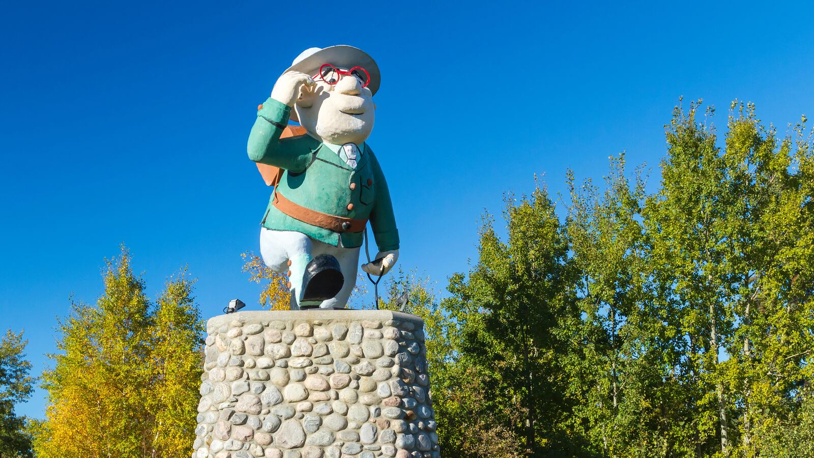 articles/2015/10/11/inside-flin-flon-a-town-of-gold-ganja-and-hockey/151010-strochlic-flin-flon-tease_ritt4q