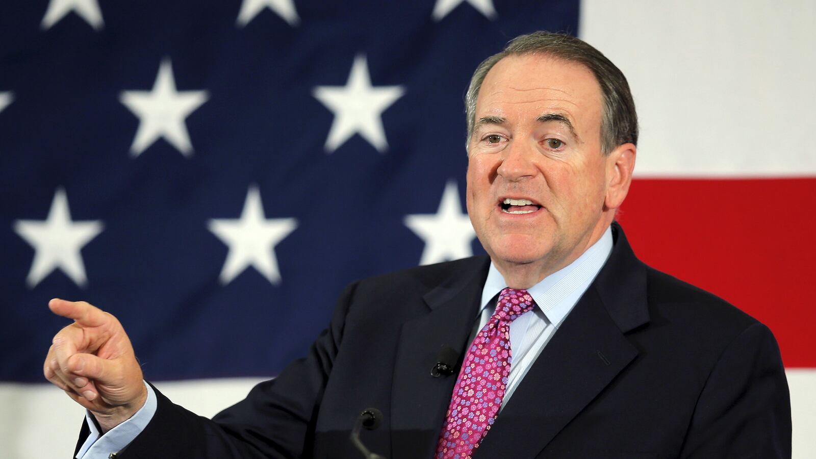 cheats/2015/06/02/huckabee-fantasized-about-being-trans/150602-huckabee-trans-cheat_trih1o