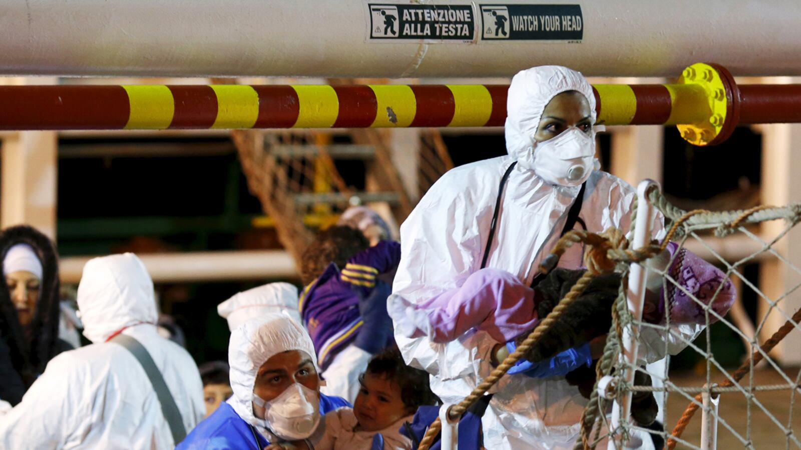 cheats/2015/04/20/2nd-ship-sinks-amid-fears-of-900-deaths/150420-italy-boat-cheat_meozca