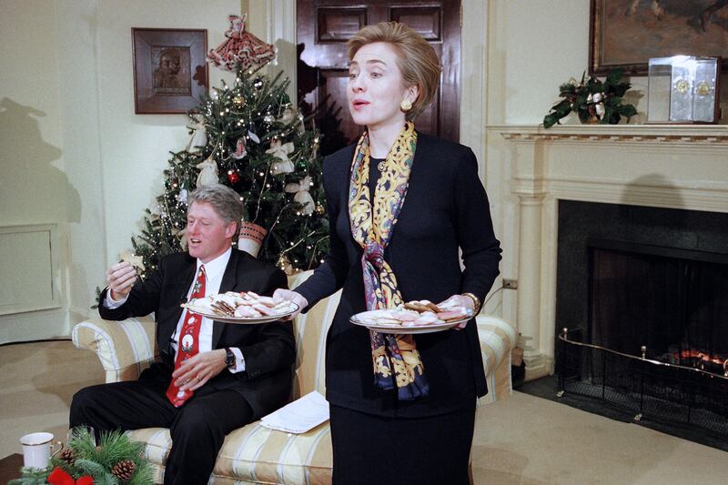 galleries/2012/04/21/politicians-and-cookies-mitt-romney-hillary-clinton-and-more-controversial-cookie-comments-photos/hillary-clinton-cookies-and-politics_foxzht