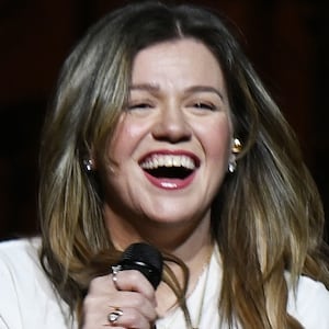 LAS VEGAS, NEVADA - JULY 11: Kelly Clarkson kicks off new Las Vegas residency "Kelly Clarkson: Studio Sessions" at The Colosseum at Caesars Palace on July 11, 2025 in Las Vegas, Nevada. (Photo by Denise Truscello/Getty Images for Live Nation Las Vegas )