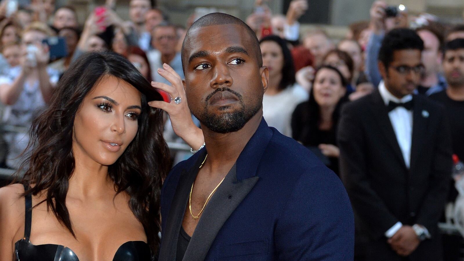 articles/2015/07/17/watch-kanye-get-knocked-out/150717-kanye-KO-tease_fro8a9