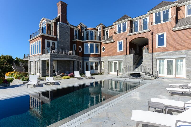 galleries/2014/09/06/omg-i-want-this-house-chatham-ma-photos/140903-omg-1_mkizja