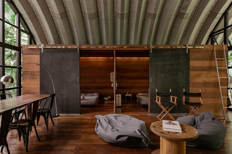 190531-mcnearney-omg-i-want-to-rent-this-house-rio-03_tjnnto