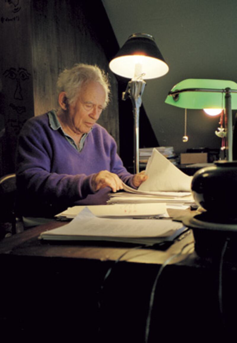 galleries/2009/10/18/honoring-mailer-s-legacy/norman-mailer---at-desk_nxqhpc