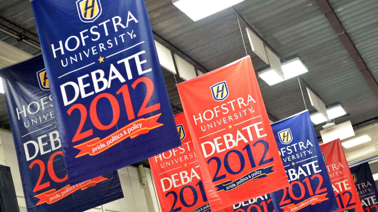 cheats/2012/10/16/crowley-i-ll-react-at-debate/crowley-debate-hofstra-cheat_ogzkdo