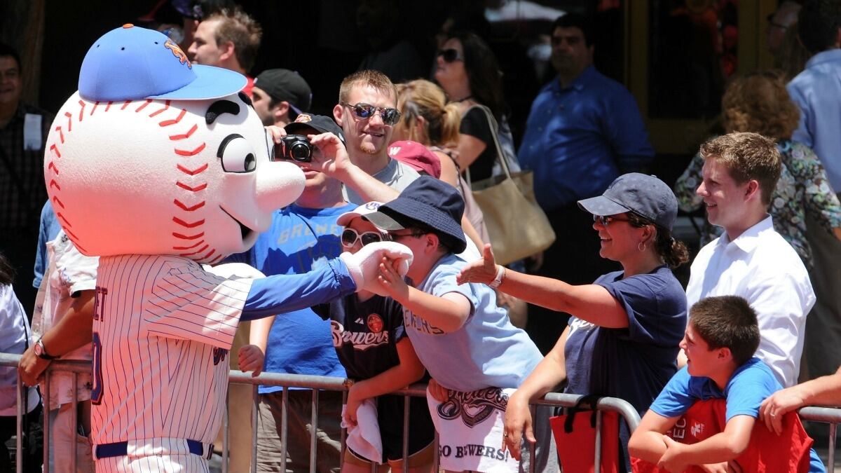 cheats/2012/12/31/mascots-may-demand-more-in-2013/mascot-lockout-cheat_vo4v0l