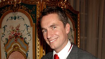 cheats/2010/11/30/irish-author-wins-bad-sex-award/rowan-somerville_qpbobh