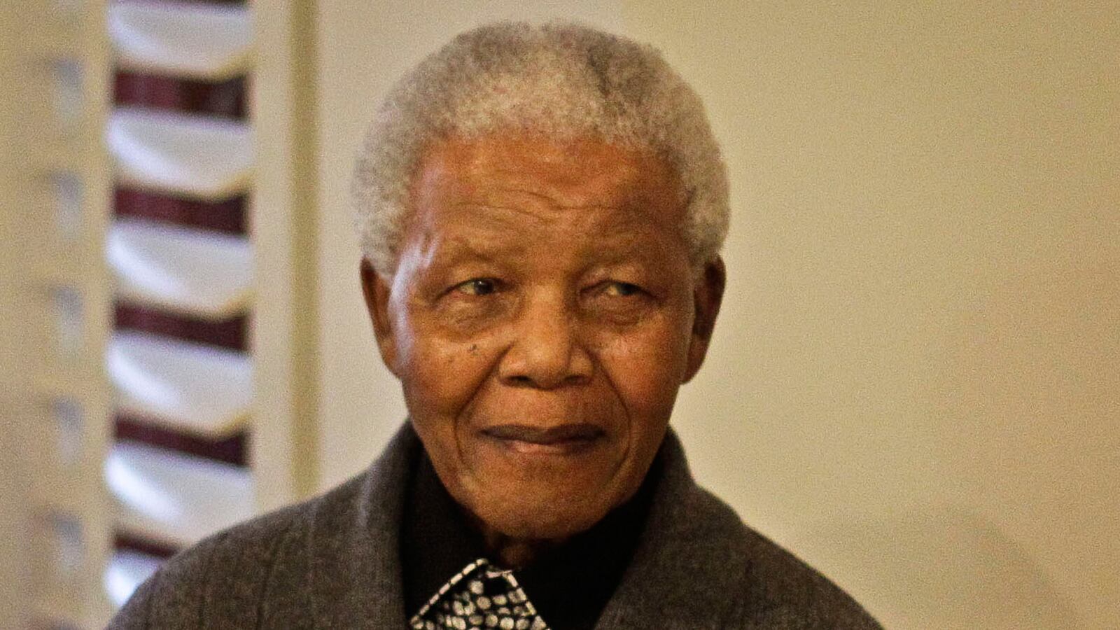 cheats/2013/06/09/mandela-s-friend-time-to-let-him-go/130609-nelson-mandela-cheat_mlogzg