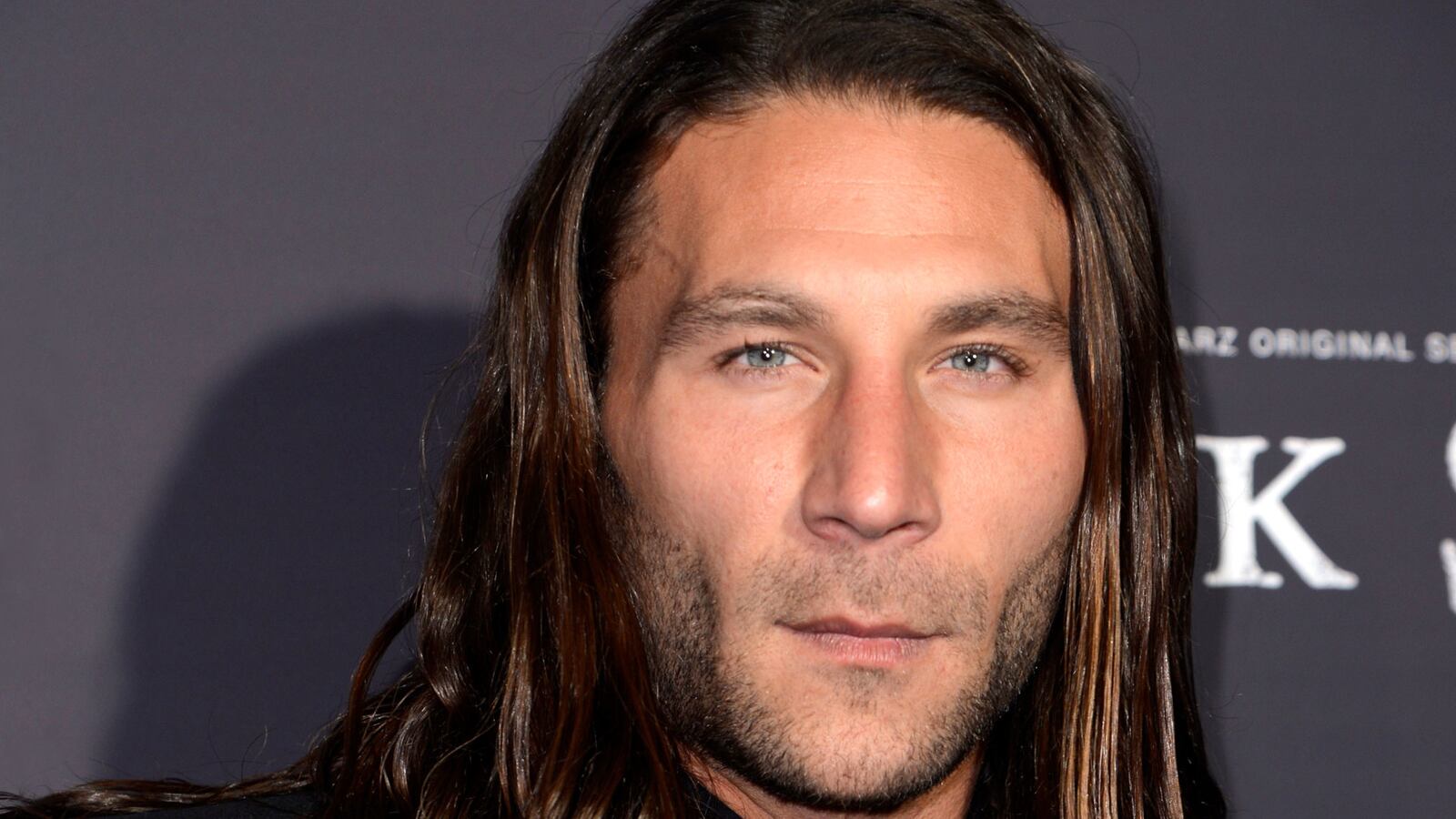 cheats/2017/05/09/white-washing-controversy-grows-over-casting-of-zach-mcgowan-as-hawaiian/170509-cheat-mcgowan_bm6eub