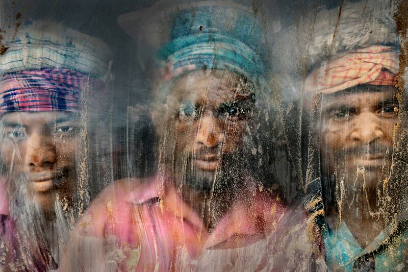 galleries/2015/08/04/see-the-world-via-nat-geo-photo-contest-winners/150804-nat-geo-02_df3e42