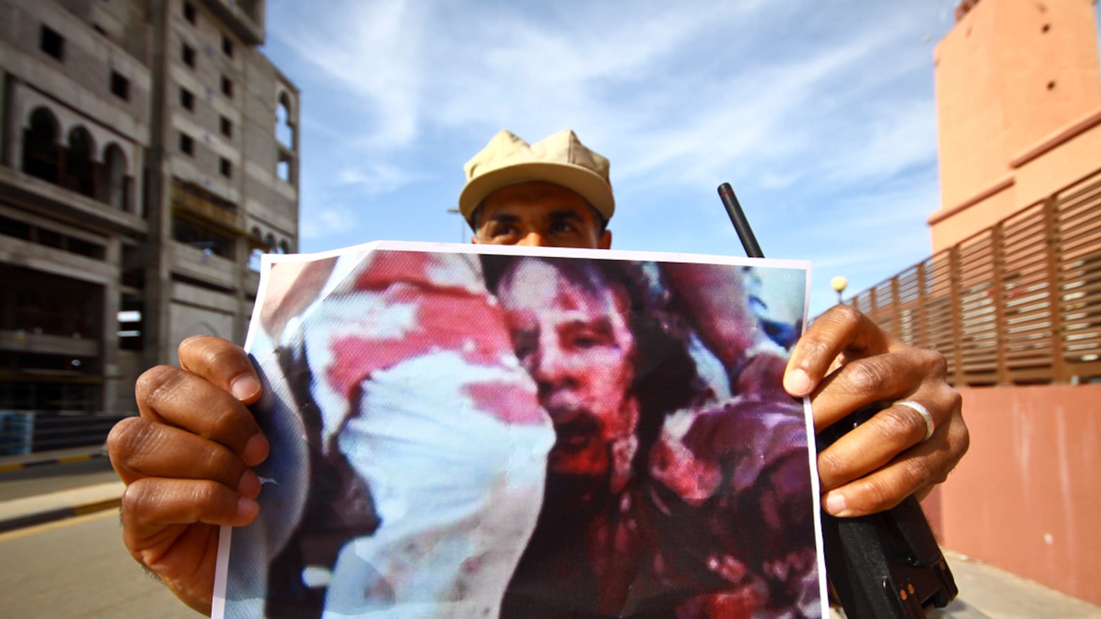 cheats/2011/10/22/gaddafi-s-death-details-revealed/gaddafi-death-investigation-cheat_egsuik